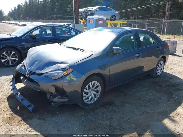 2T1BURHE4HC821153 2017 TOYOTA COROLLA - Image 2