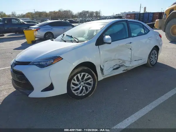 2T1BURHE4HC826689 2017 TOYOTA COROLLA - Image 2