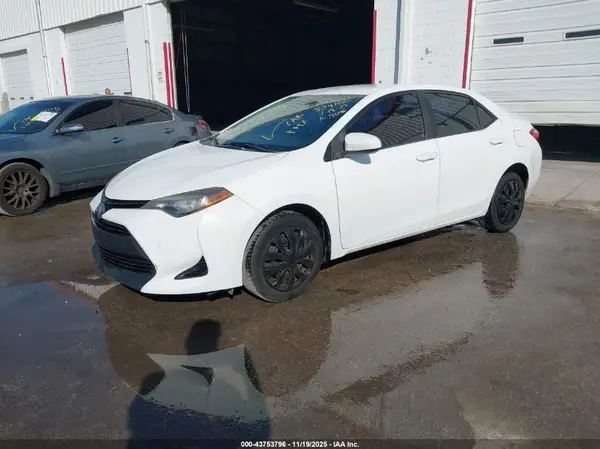2T1BURHE4HC834100 2017 TOYOTA COROLLA - Image 2