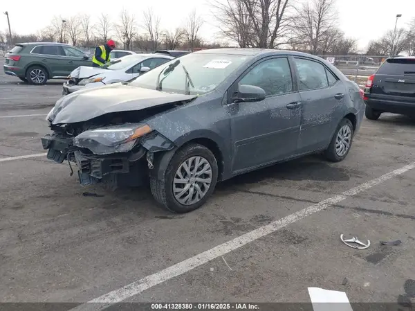 2T1BURHE4HC834808 2017 TOYOTA COROLLA - Image 2