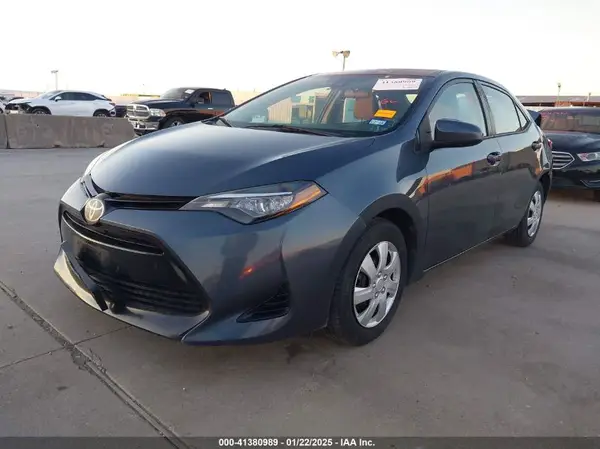 2T1BURHE4HC839717 2017 TOYOTA COROLLA - Image 2
