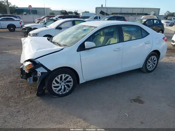 2T1BURHE4HC840639 2017 TOYOTA COROLLA - Image 2