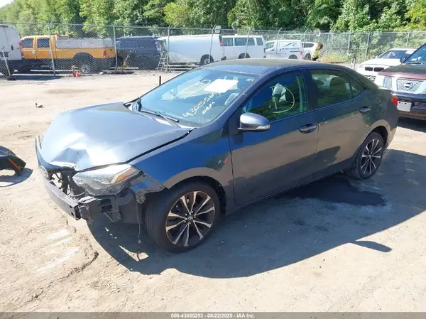2T1BURHE4HC843203 2017 TOYOTA COROLLA - Image 2