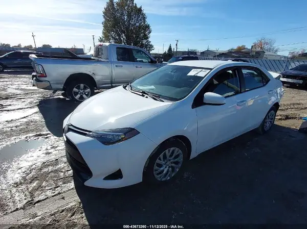2T1BURHE4HC853939 2017 TOYOTA COROLLA - Image 2