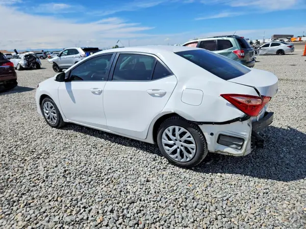 2T1BURHE4HC856162 2017 TOYOTA COROLLA - Image 2