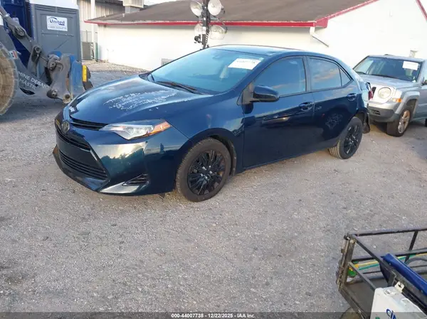 2T1BURHE4HC856663 2017 TOYOTA COROLLA - Image 2