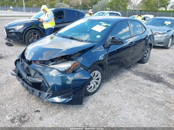 2T1BURHE4HC864603 2017 TOYOTA COROLLA - Image 2
