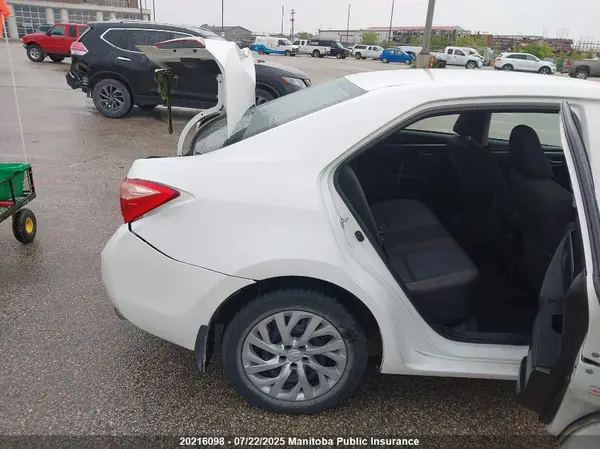 2T1BURHE4HC875200 2017 TOYOTA COROLLA - Image 8