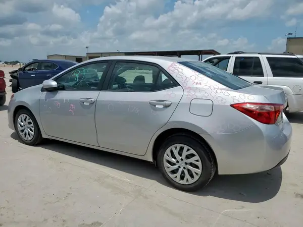 2T1BURHE4HC876704 2017 TOYOTA COROLLA - Image 2