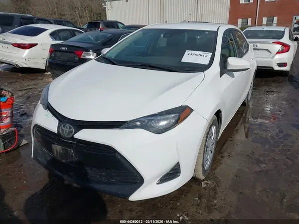 2T1BURHE4HC876797 2017 TOYOTA COROLLA - Image 2