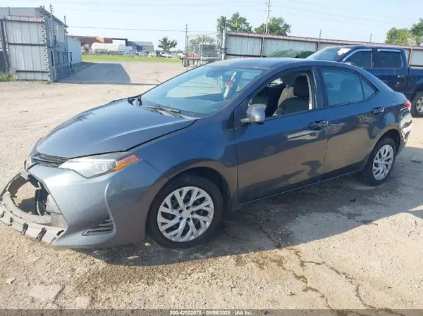2T1BURHE4HC877139 2017 TOYOTA COROLLA - Image 2