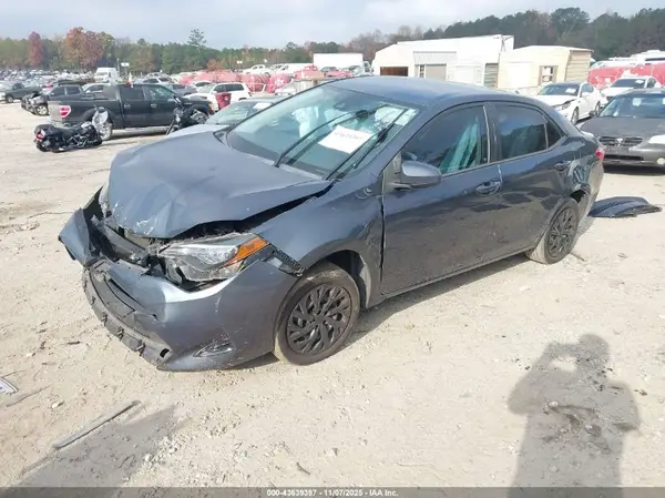 2T1BURHE4HC881272 2017 TOYOTA COROLLA - Image 2