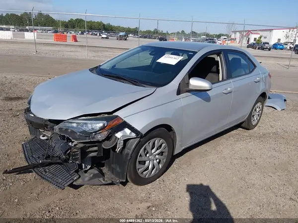 2T1BURHE4HC882468 2017 TOYOTA COROLLA - Image 2