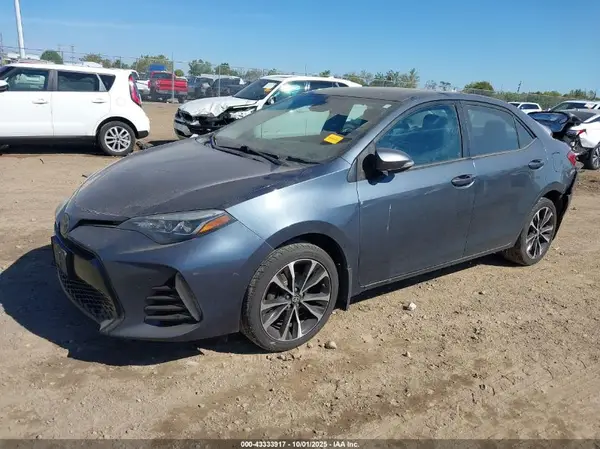 2T1BURHE4HC889324 2017 TOYOTA COROLLA - Image 2