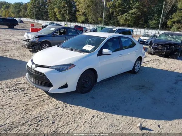 2T1BURHE4HC898170 2017 TOYOTA COROLLA - Image 2