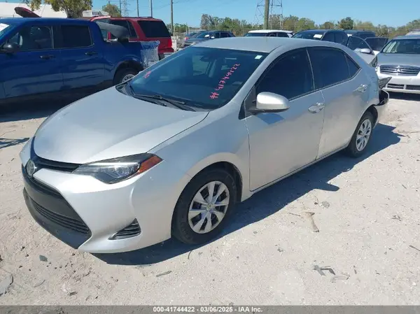 2T1BURHE4HC906462 2017 TOYOTA COROLLA - Image 2
