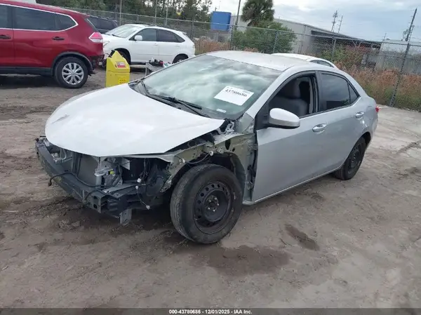 2T1BURHE4HC915405 2017 TOYOTA COROLLA - Image 2