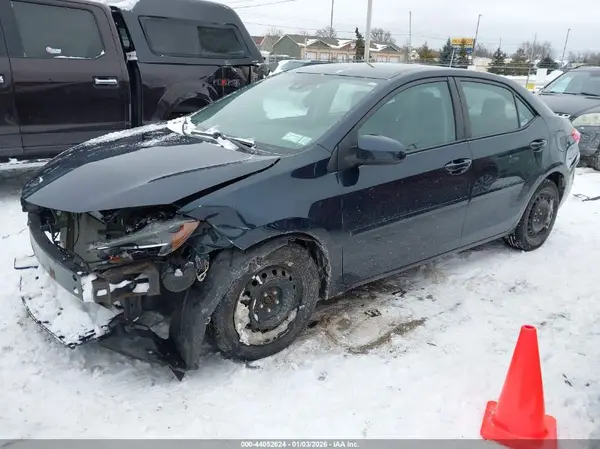 2T1BURHE4HC917400 2017 TOYOTA COROLLA - Image 2