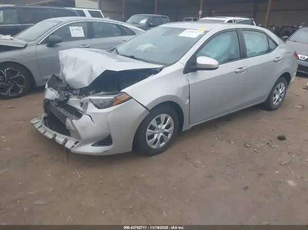 2T1BURHE4HC947108 2017 TOYOTA COROLLA - Image 2