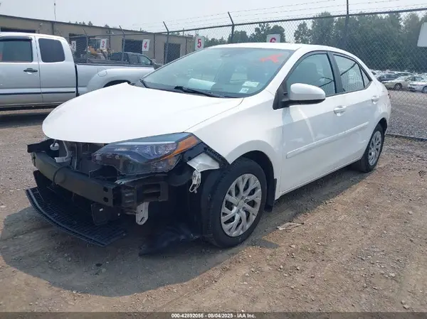2T1BURHE4HC947982 2017 TOYOTA COROLLA - Image 2
