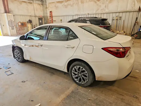 2T1BURHE4HC956407 2017 TOYOTA COROLLA - Image 2