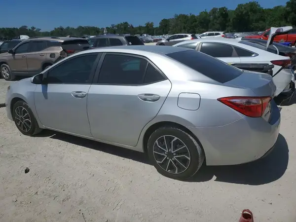 2T1BURHE4JC000737 2018 TOYOTA COROLLA - Image 2