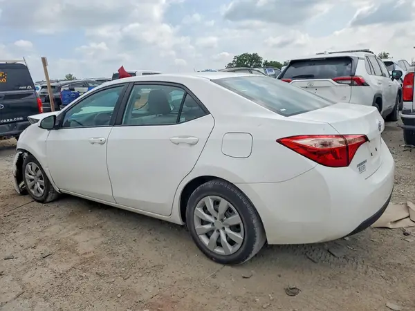 2T1BURHE4JC000740 2018 TOYOTA COROLLA - Image 2