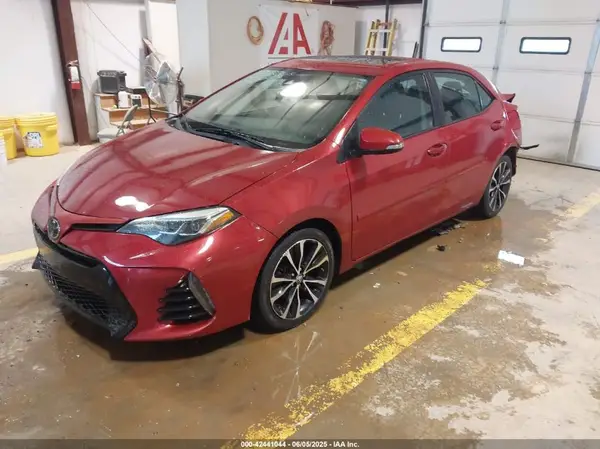 2T1BURHE4JC001676 2018 TOYOTA COROLLA - Image 2