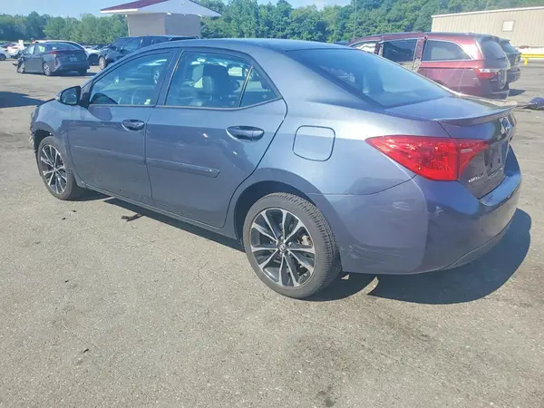 2T1BURHE4JC003282 2018 TOYOTA COROLLA - Image 2