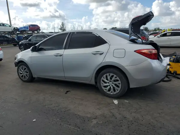 2T1BURHE4JC003749 2018 TOYOTA COROLLA - Image 2
