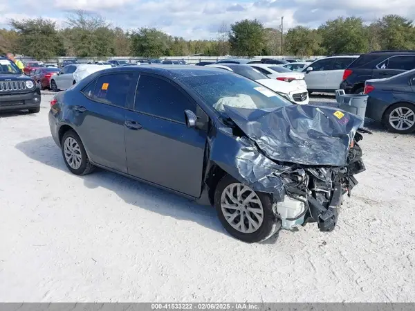 2T1BURHE4JC007946 2018 TOYOTA COROLLA - Image 1