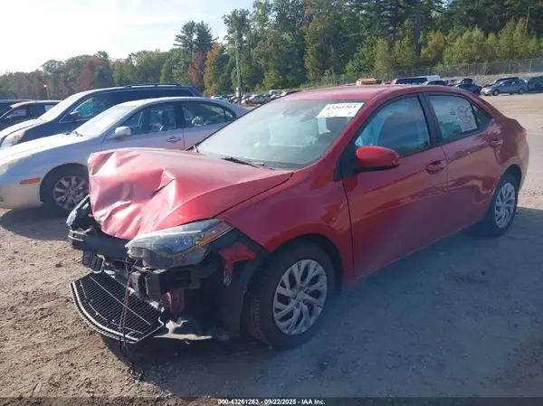 2T1BURHE4JC008207 2018 TOYOTA COROLLA - Image 2