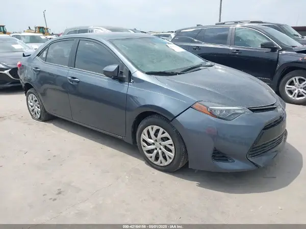 2T1BURHE4JC009597 2018 TOYOTA COROLLA - Image 1