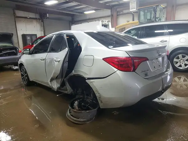 2T1BURHE4JC011933 2018 TOYOTA COROLLA - Image 2