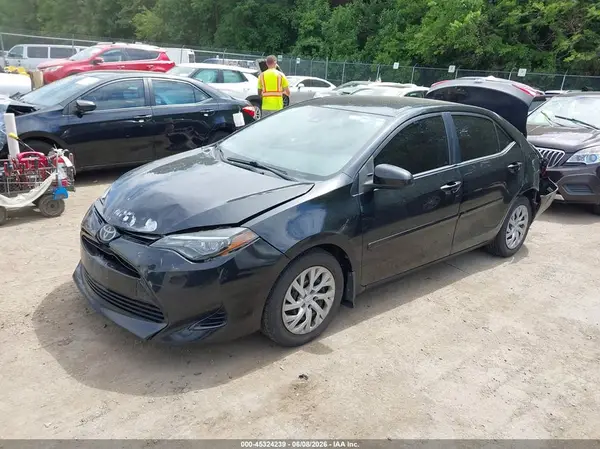2T1BURHE4JC015450 2018 TOYOTA COROLLA - Image 2