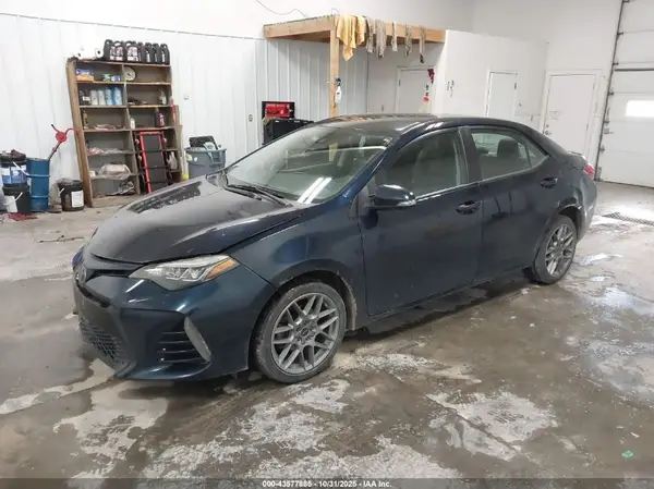 2T1BURHE4JC015612 2018 TOYOTA COROLLA - Image 2