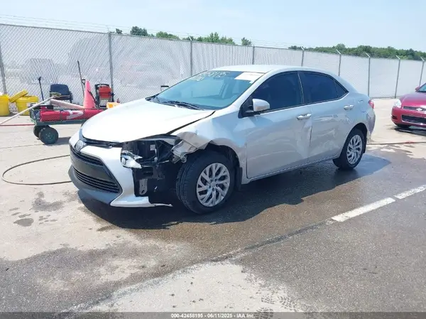 2T1BURHE4JC016663 2018 TOYOTA COROLLA - Image 2