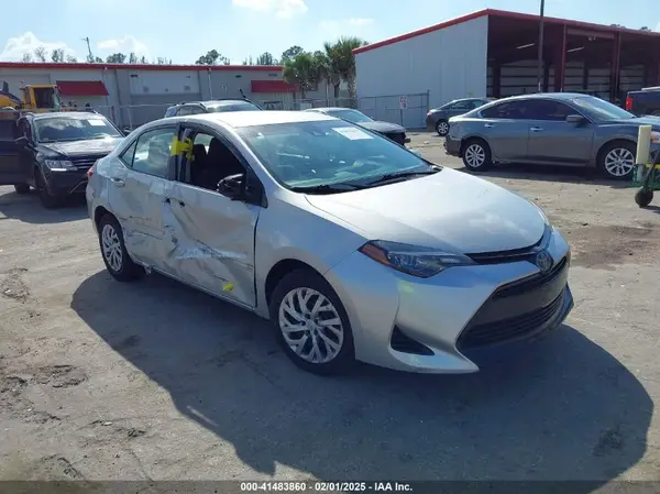 2T1BURHE4JC017179 2018 TOYOTA COROLLA - Image 1