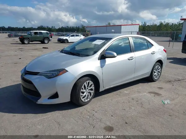 2T1BURHE4JC017179 2018 TOYOTA COROLLA - Image 2