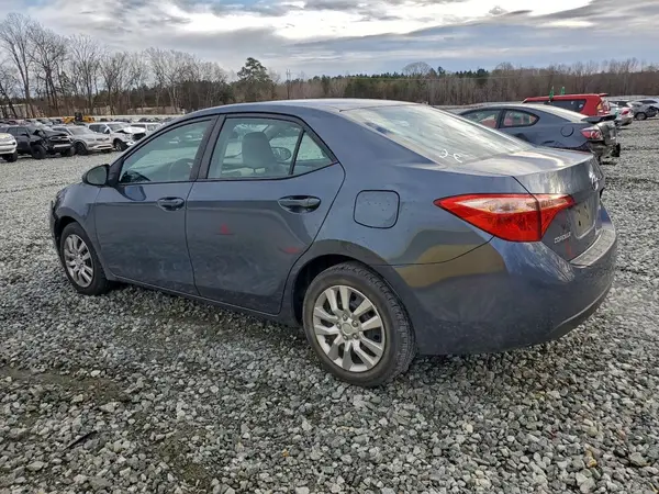 2T1BURHE4JC019580 2018 TOYOTA COROLLA - Image 2