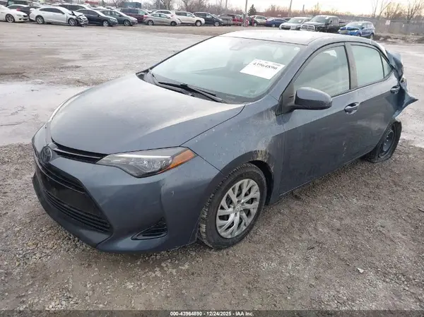 2T1BURHE4JC020762 2018 TOYOTA COROLLA - Image 2