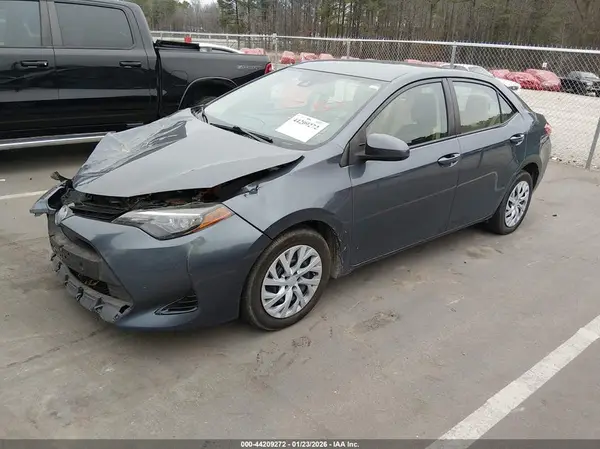 2T1BURHE4JC024679 2018 TOYOTA COROLLA - Image 2