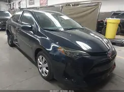 2T1BURHE4JC025802 2018 TOYOTA COROLLA