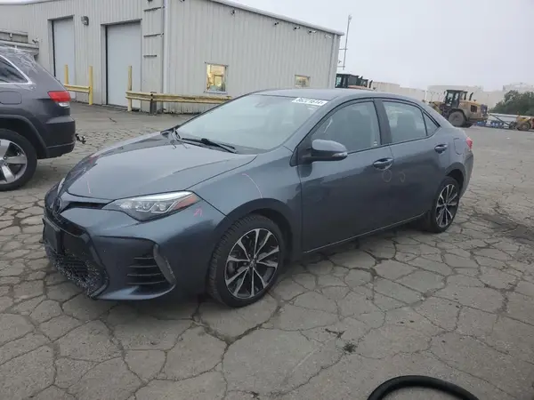 2T1BURHE4JC026111 2018 TOYOTA COROLLA - Image 1