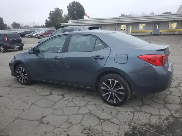 2T1BURHE4JC026111 2018 TOYOTA COROLLA - Image 2
