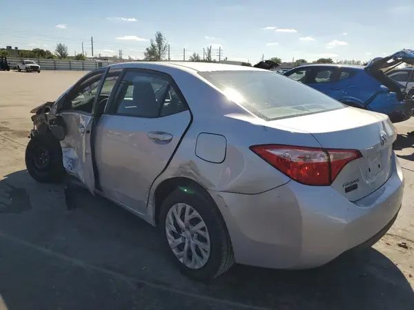 2T1BURHE4JC026903 2018 TOYOTA COROLLA - Image 2