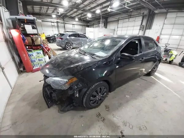 2T1BURHE4JC027338 2018 TOYOTA COROLLA - Image 2