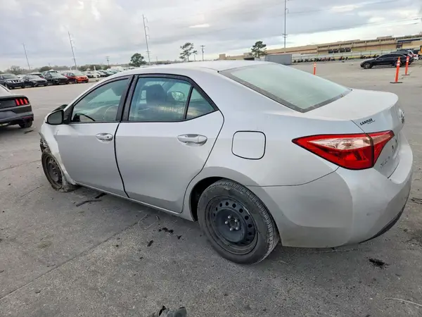 2T1BURHE4JC029042 2018 TOYOTA COROLLA - Image 2