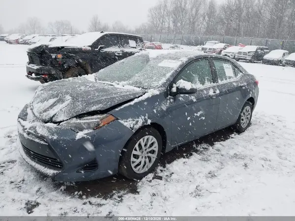 2T1BURHE4JC029476 2018 TOYOTA COROLLA - Image 2