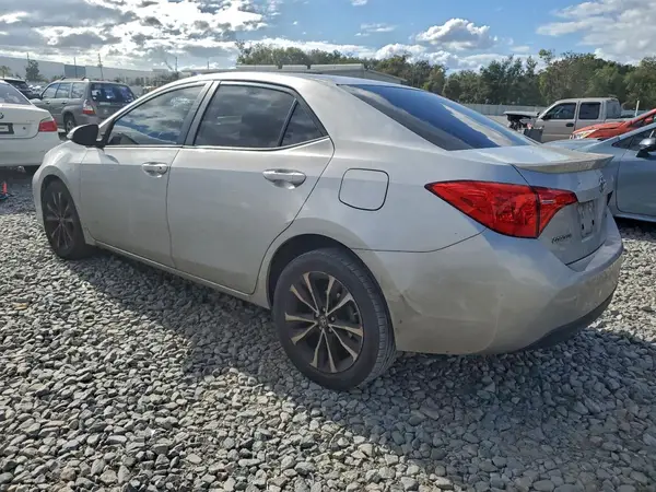2T1BURHE4JC029929 2018 TOYOTA COROLLA - Image 2